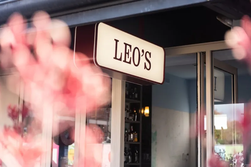 Leo's Bar & Pizza