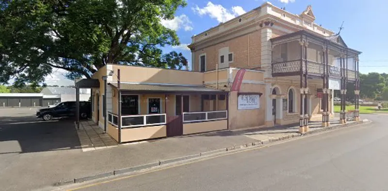 OLD Bushman Ale House Cafe