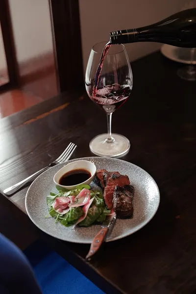 Deery's Restaurant | steak + wine