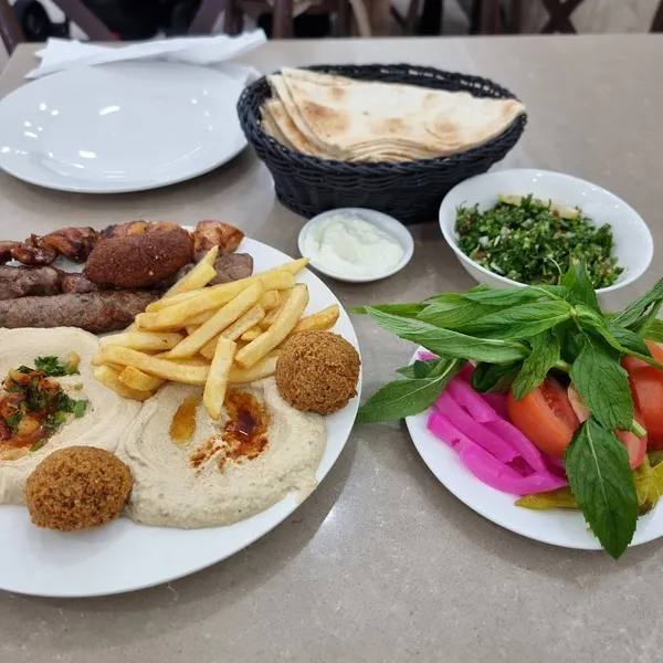 El Khayal Lebanese Restaurant