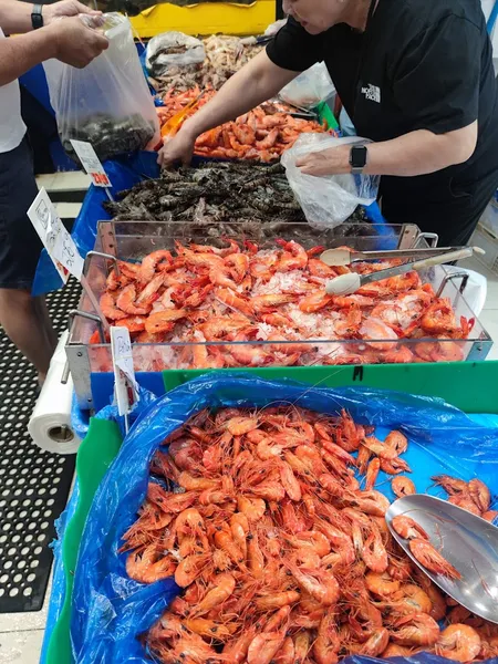 Kim Tien Seafood Market