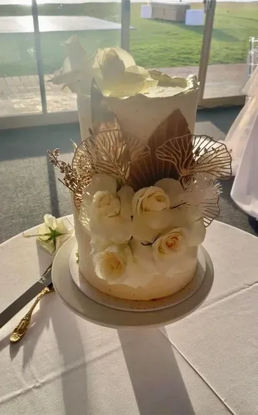 CheskaBakes - Bespoke Wedding Cake Designer