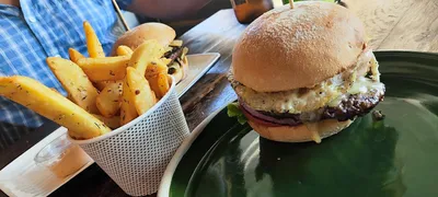 Top 8 burgers in Fremantle Perth