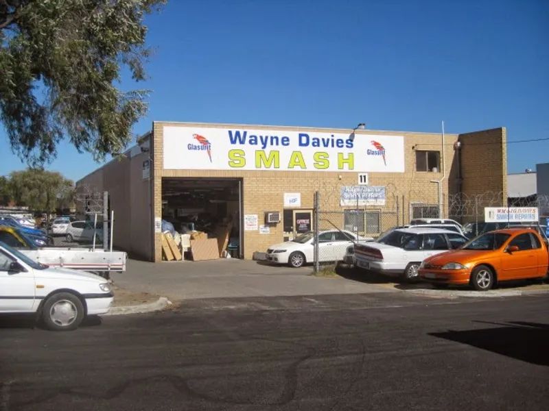 Wayne Davies Smash Repairs