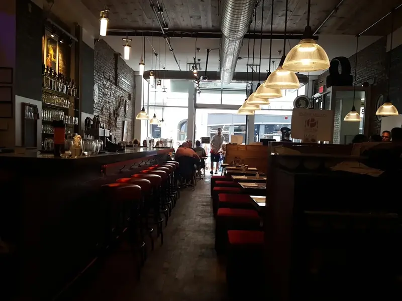 Restaurant Poutineville Saint-Roch