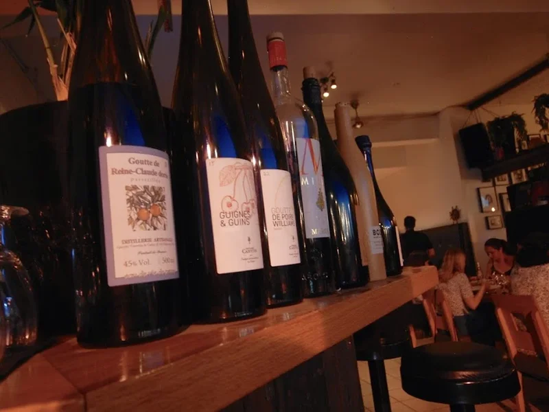 ALBACORE - Fruits de Mer / Poisson / Huitres - Bar a Vin / Cocktails - Terrasse - Resto Francais