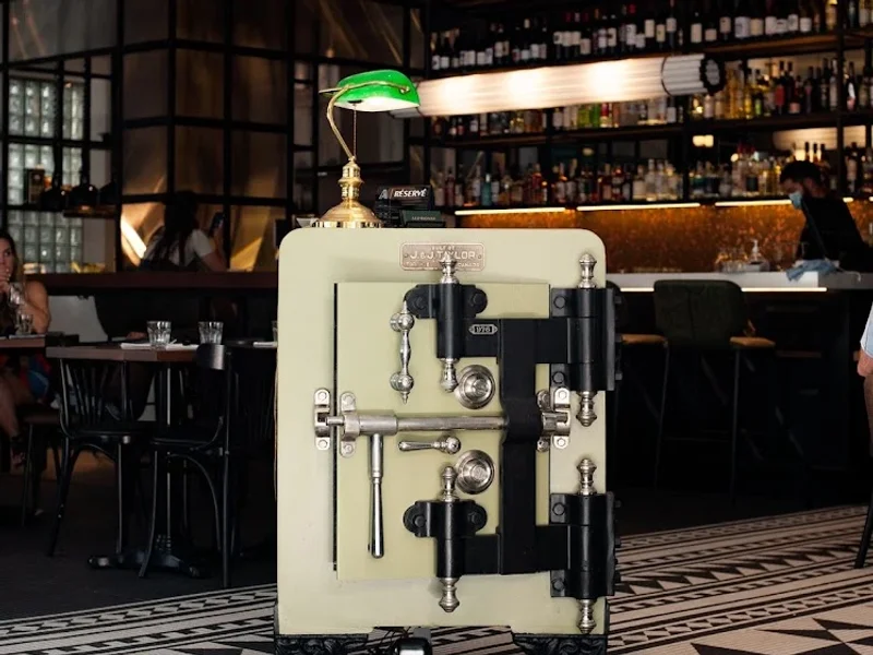 Alphonse Cuisine & Cocktails