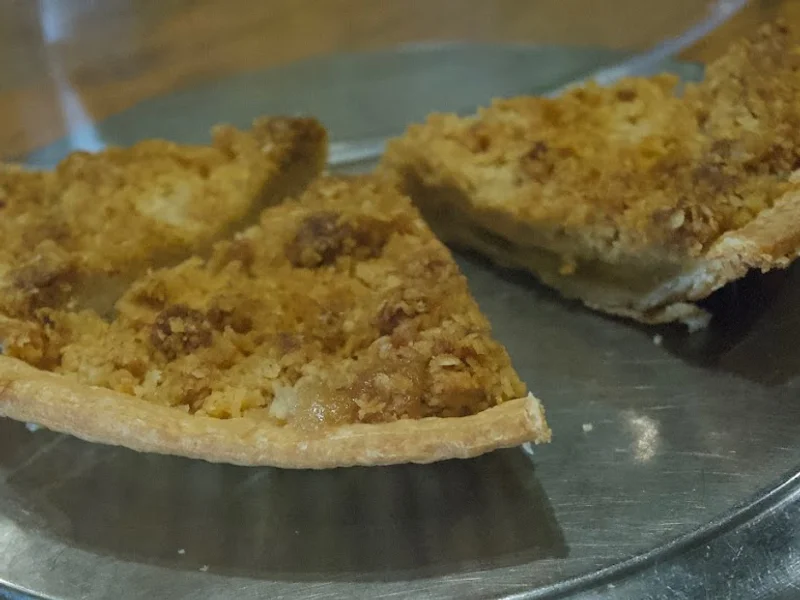 L'OMELETTE - Petit Déjeuner - Pizza / Burgers / Poutine - Wine / Cocktails