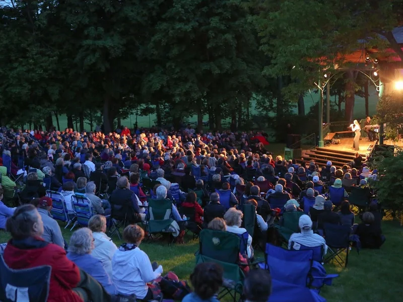 Edwin-Bélanger Bandstand