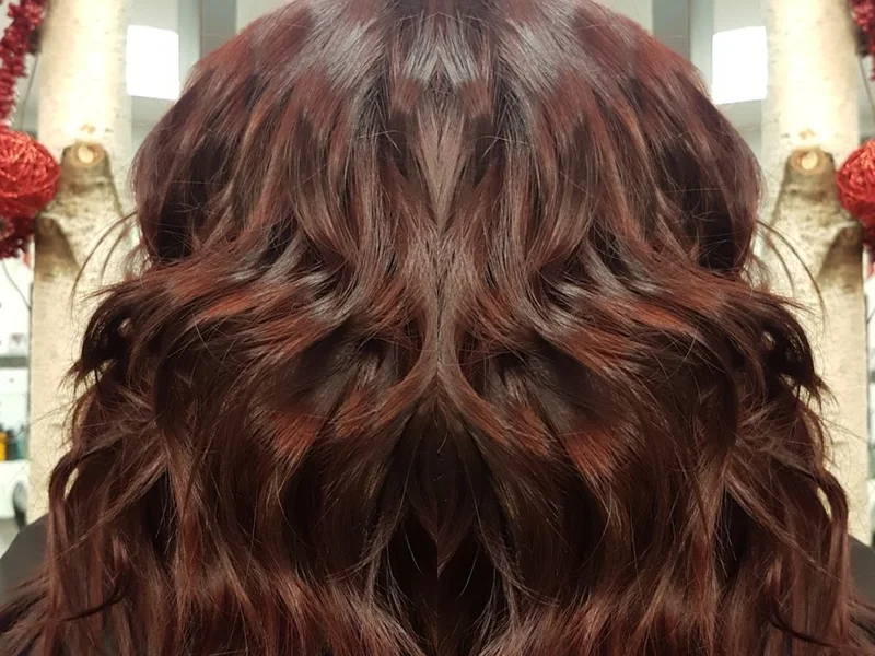 Avant Garde Esthétique et Les Bigoudis Coiffure