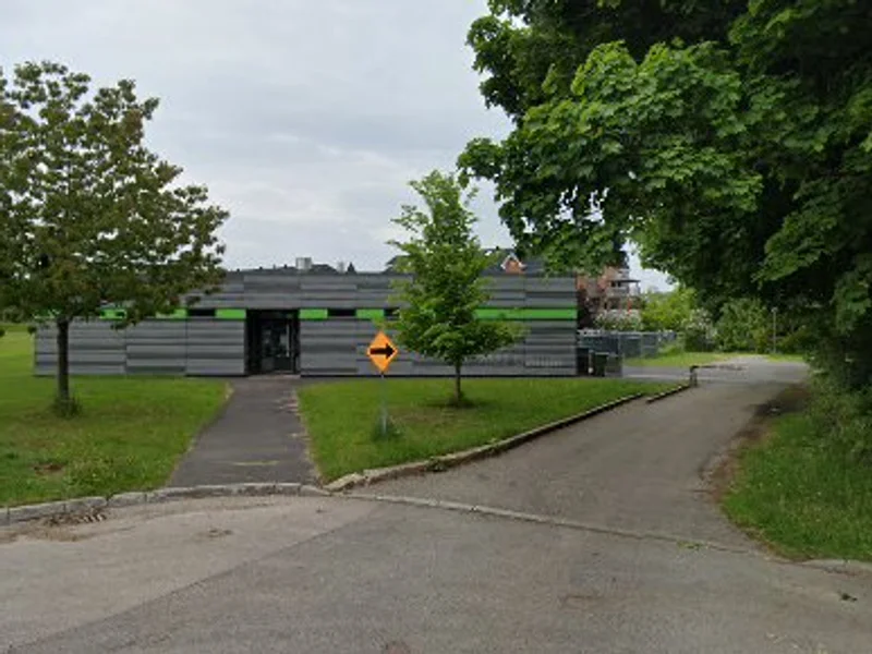 Piscine du parc St-Denys