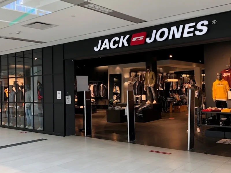 JACK & JONES