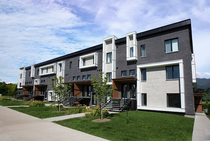 Les Triplex du Petit Mesnil - Condos locatifs à Lebourgneuf