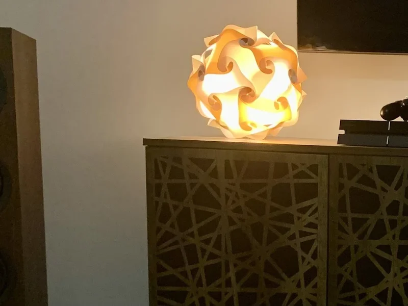RARE & DIFFERENT - LAMPES LOTUS - JEUX - GIFT SHOP / BOUTIQUE CADEAUX