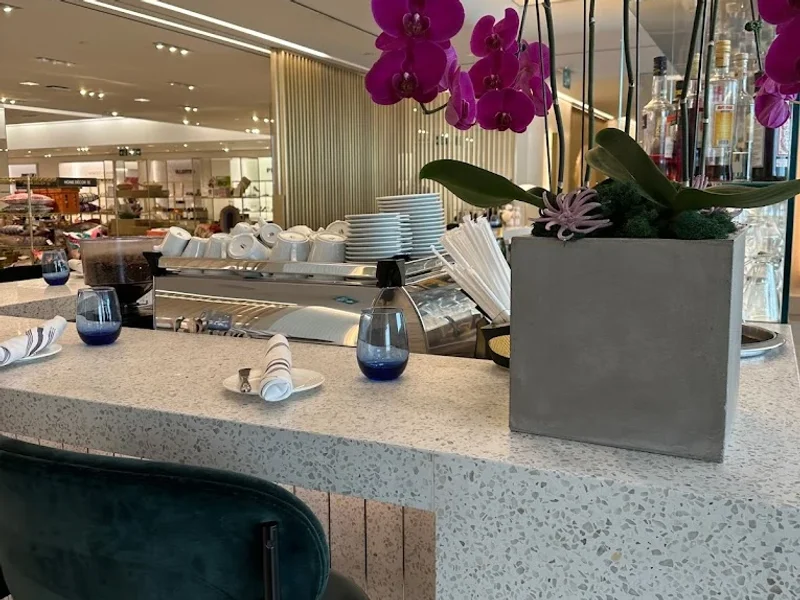 Holts Café | Contemporary Canadian Cuisine