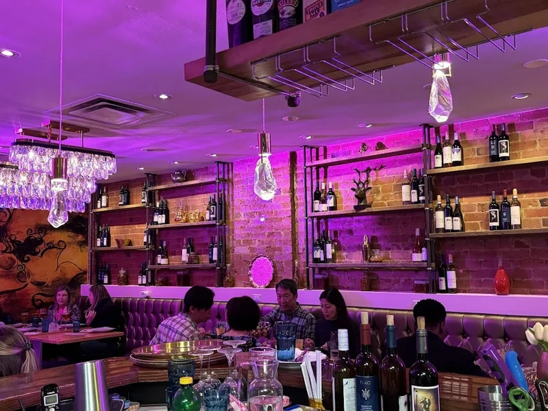 Leela Indian Food Bar (Dundas) - Top Indian Restaurant In Toronto