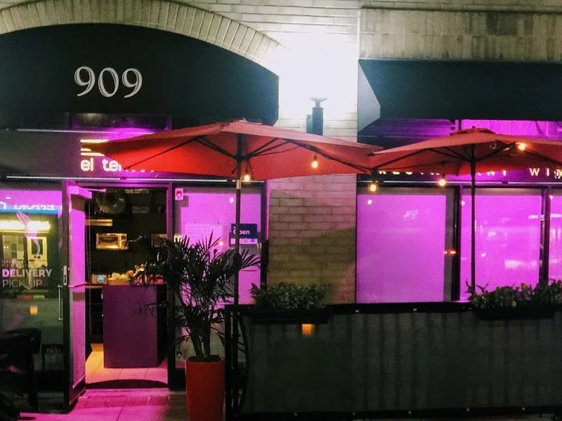 El Tenedor Restaurant