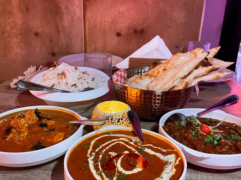 Leela Indian Food Bar (Dundas) - Top Indian Restaurant In Toronto