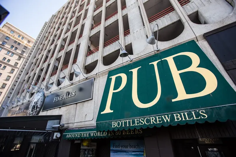 Bottlescrew Bill's Pub