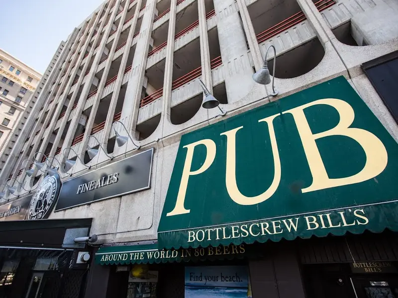 Bottlescrew Bill's Pub