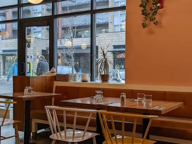 diner deluxe - Mahogany