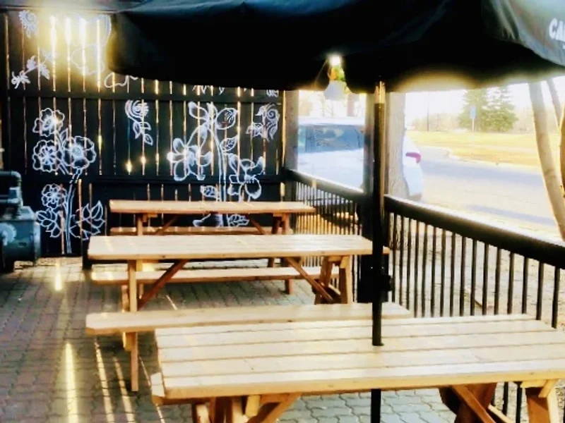 Nove Nine Locals Diner & Coffee