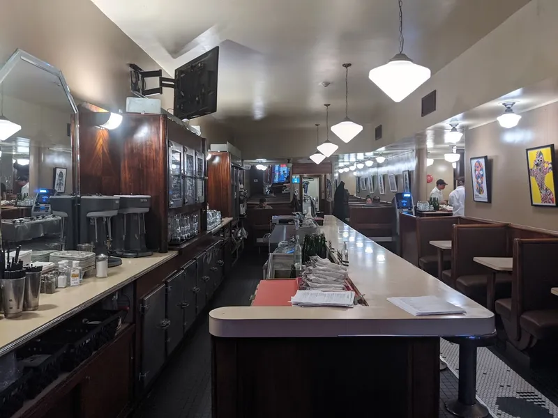 The Lakeview Diner