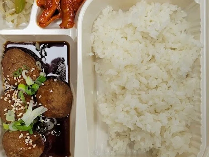 Uptown Cafe & Eatery