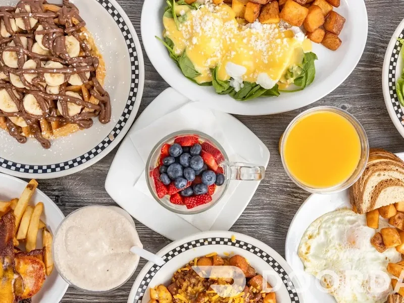 Rise & Dine Eatery Toronto