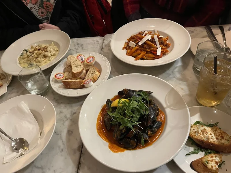 IL FORNELLO on Danforth