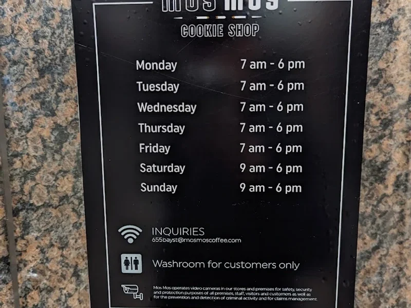 Mos Mos Coffee & Cookie Shop