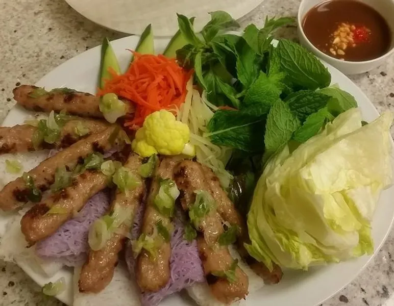 Rau Bistro: Vietnamese Street Food