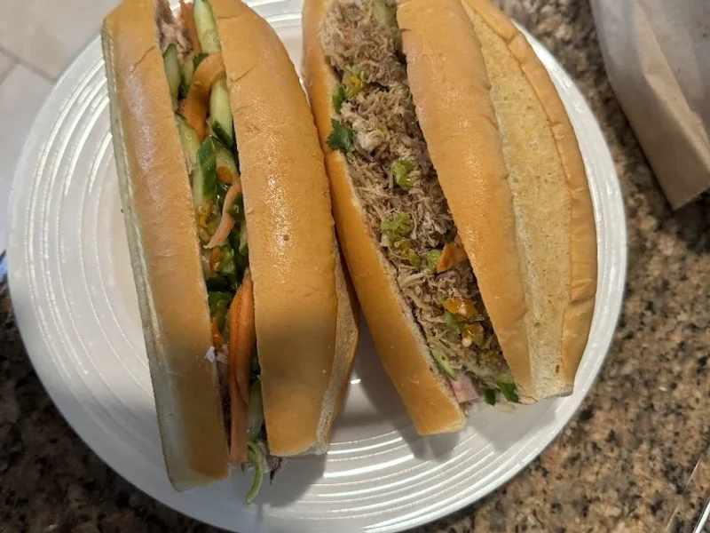 Banh Mi Trung Son
