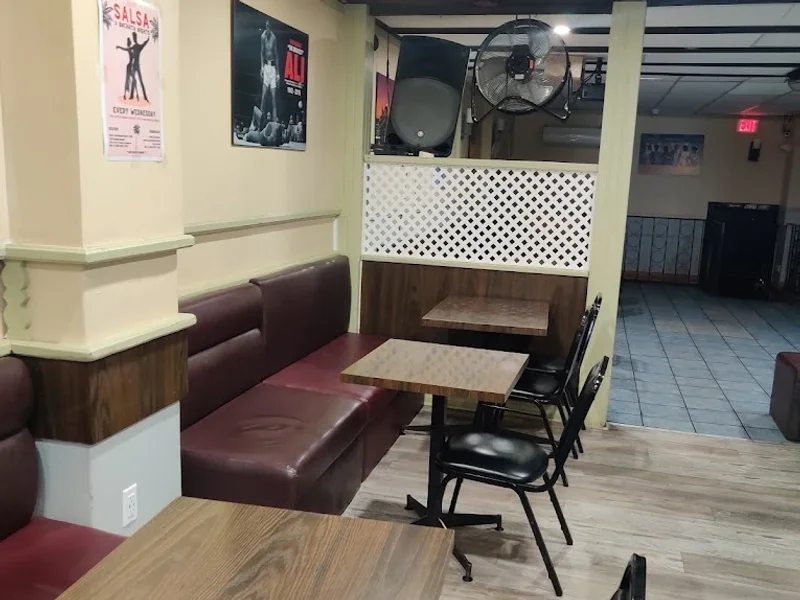 Elias Restaurant & Tavern