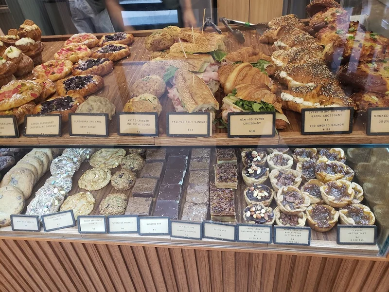 Circles & Squares Bakery Café