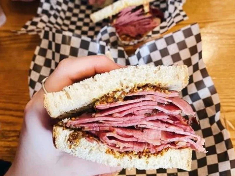 Myhre's Deli - Sandwiches & Poutine