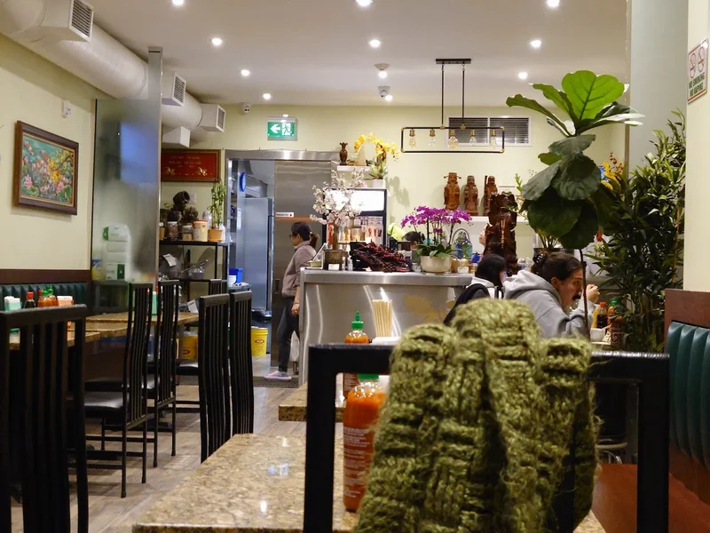 Pho Rùa Vàng Golden Turtle Restaurant