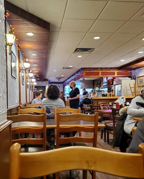 Aris Place Restaurant