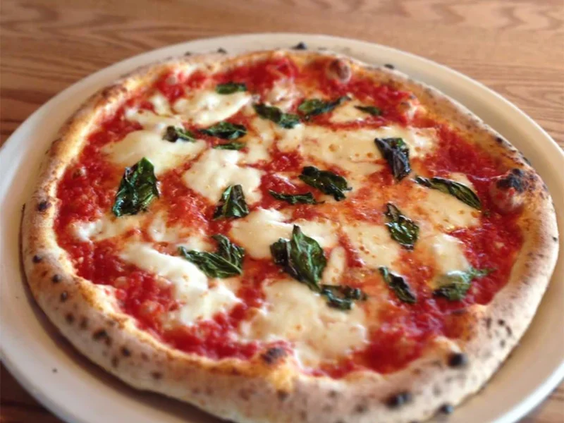 Famoso Italian Pizzeria - McKenzie Towne