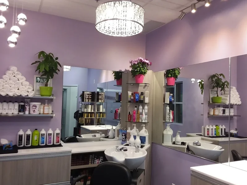 Straightcurlzz beauty salon