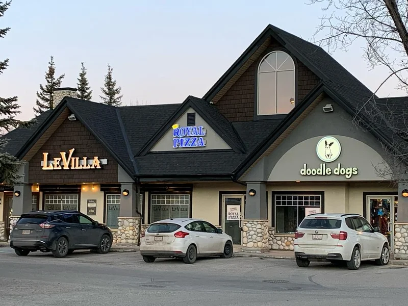 Royal Pizza - Signal Hill