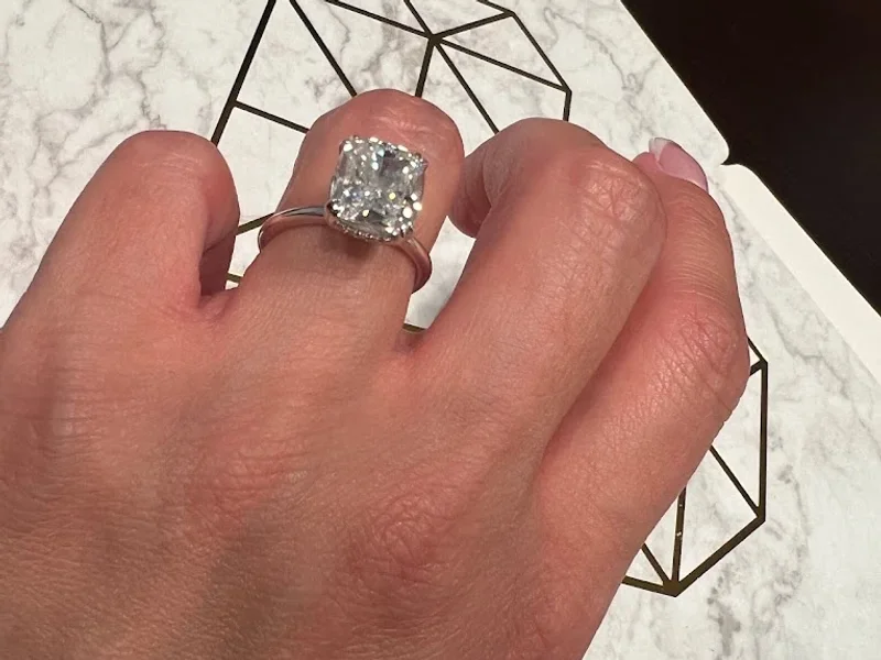 Roaya Gems: Fine Engagement Rings and Jewelry Boutique