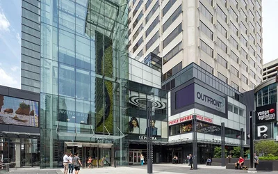 Best of 10 photographers in Yonge–Eglinton Toronto