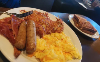 Top 23 restaurants in Arbour Lake Calgary