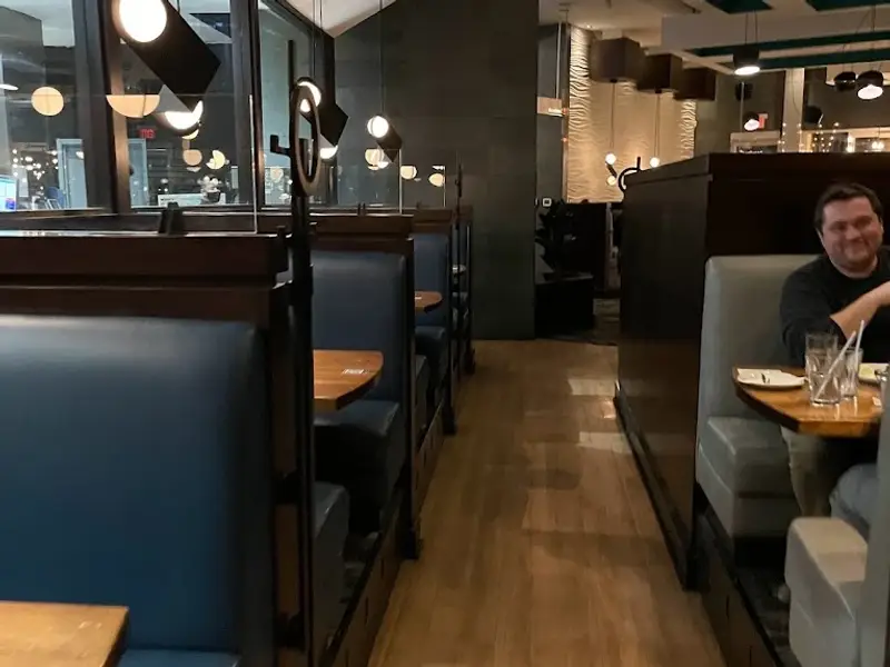 Moxies Dixon Road Restaurant