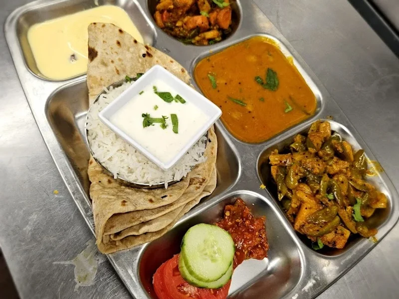 Honest Restaurant Etobicoke - Best Indian Restaurant Offers Fast Food, Gujarati, Punjabi, Indian Chinese, South Indian Food