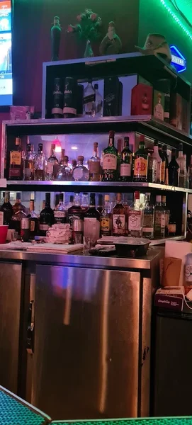 Little Hut Bar & Grill