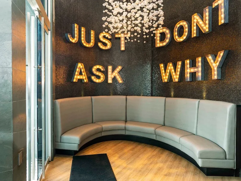 Sandman Signature Toronto Airport Hotel