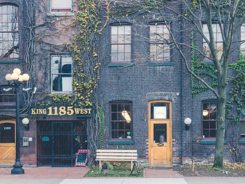 Louie Coffee Shop