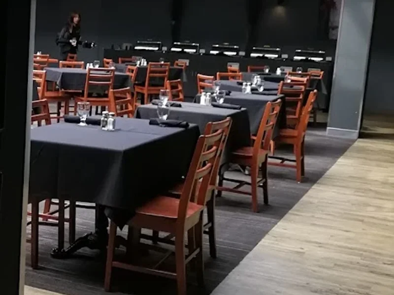 East 75 Restaurant and Lounge